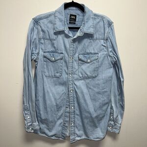 Zara denim western light wash blue button down long sleeve shirt medium women’s
